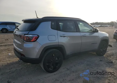 2018 Jeep Compass Latitude из США, поврежденный, VIN 3C4NJDBB6JT403106